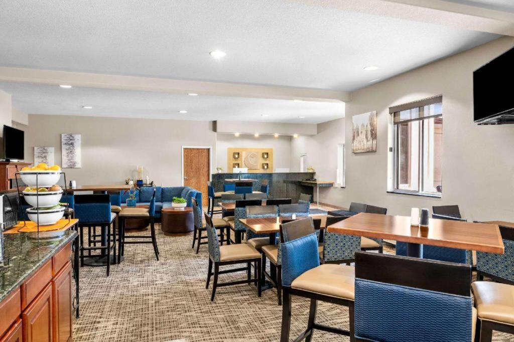 Comfort Inn & Suites Riverton Exterior photo